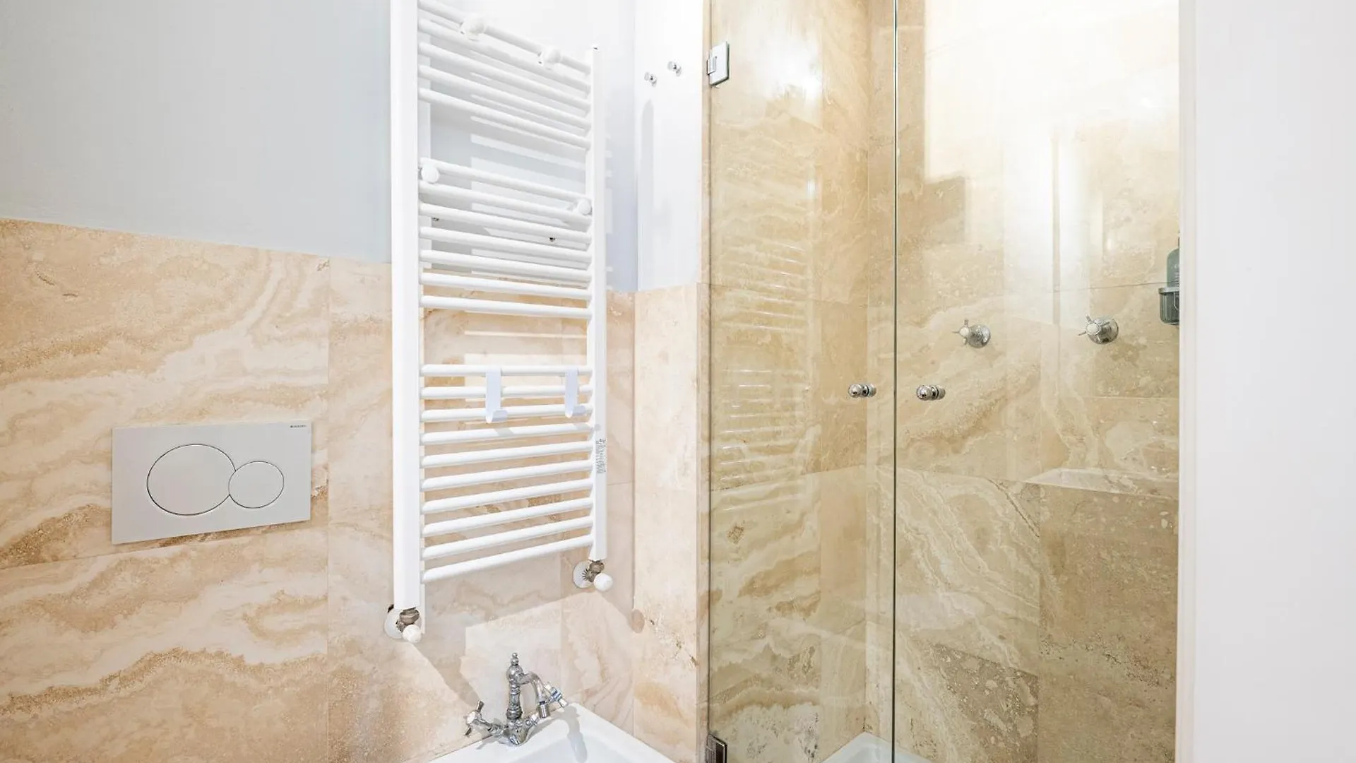Apartment 2 Suite Near Piazzale Michelangelo Florence